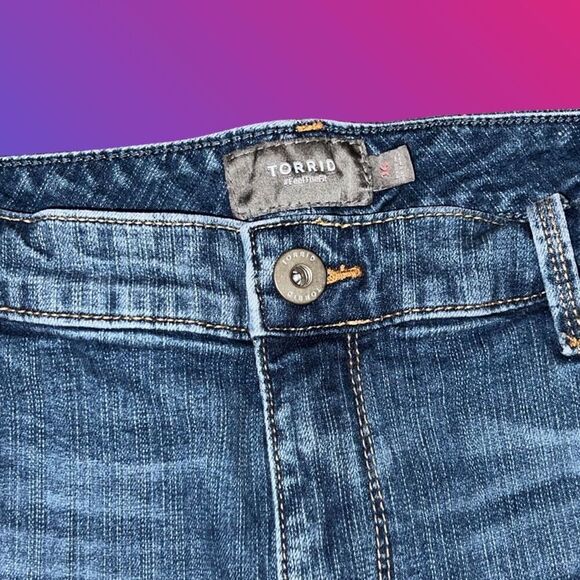 Plus Size Light Wash Hi Rise Torrid Shorts Size 14 #16 - Picture 2 of 4